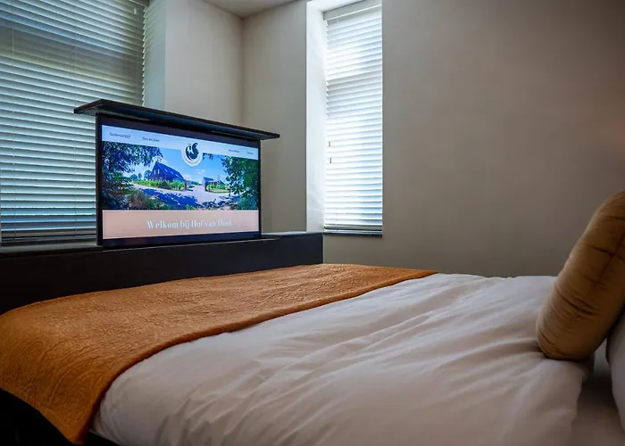 Hof Hool * ヌエネン